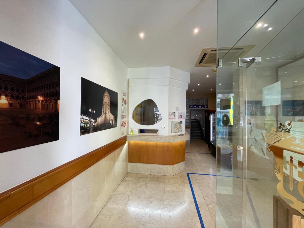 Condedu Hotel Badajoz Bagian luar foto